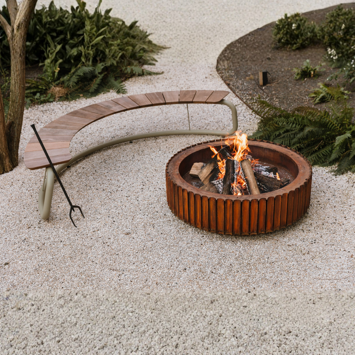 Wünder The Bow Outdoor Semi-Circle Bench