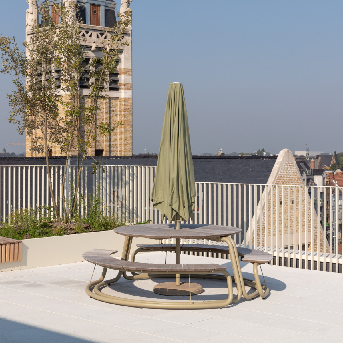 Wünder The Circle Table and Bench Set