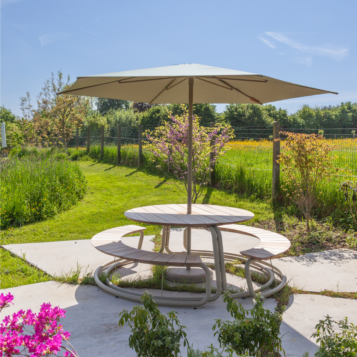 Wünder The Circle Table and Bench Set