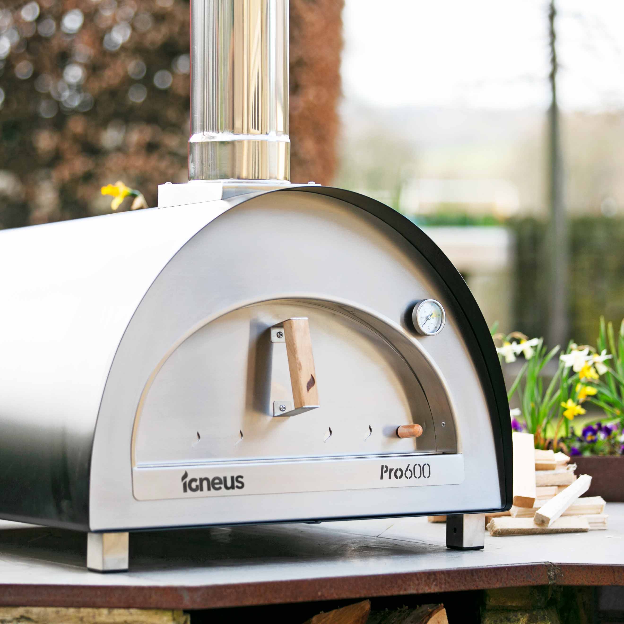 IGNEUS Igneus Pro 600 Wood Fired Pizza Oven