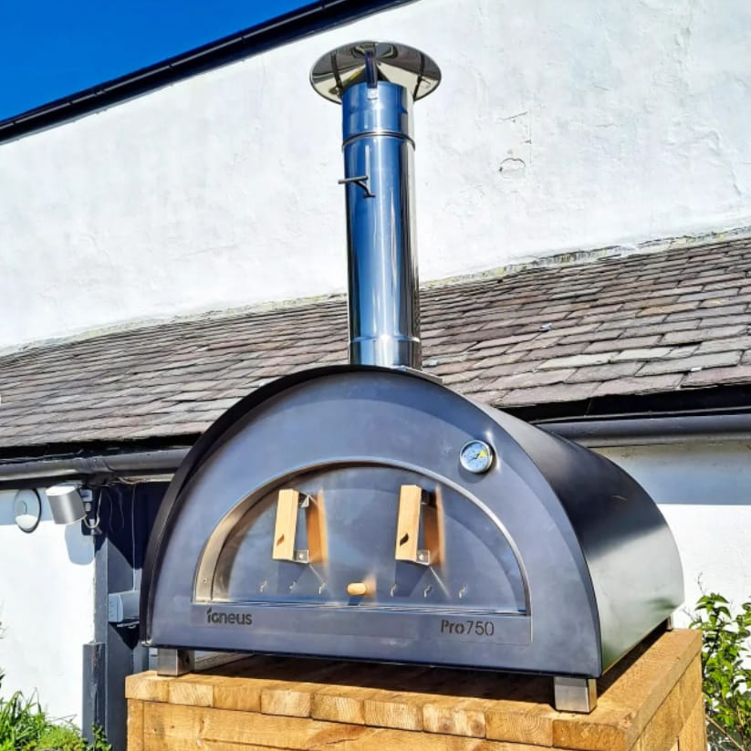 IGNEUS Igneus Pro 750 Wood Fired Pizza Oven