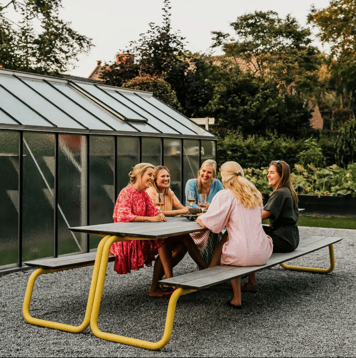 WÜNDER Yellow Grey / Small: 8 People / No Wünder The Table