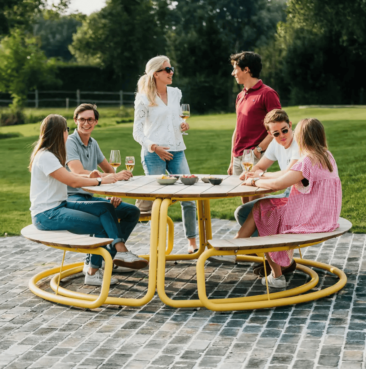 WÜNDER Yellow Grey / No Wünder The Circle Table and Bench Set