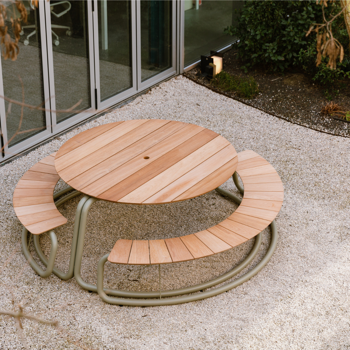 Wünder The Circle Table and Bench Set
